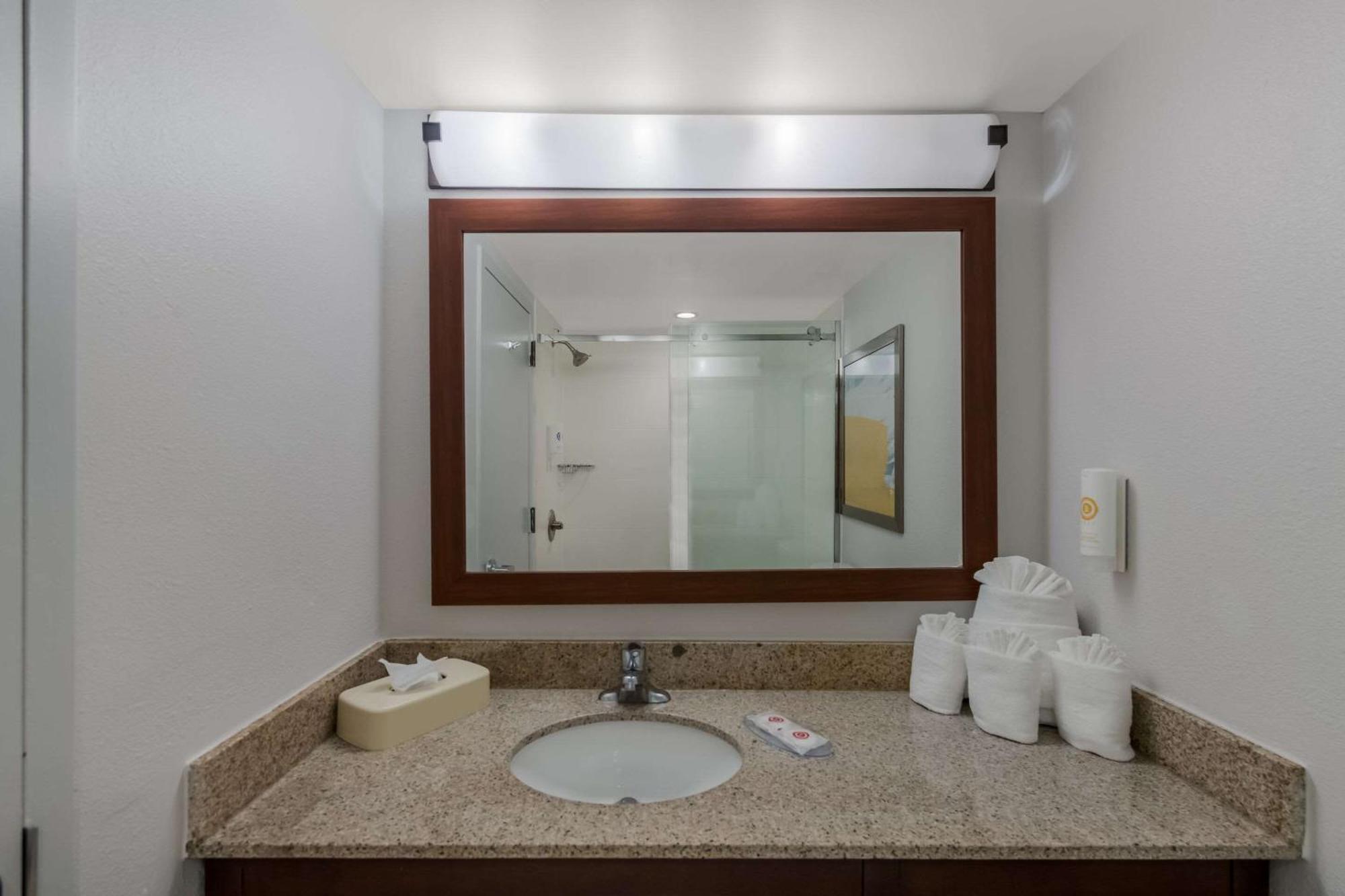 Comfort Inn Newport News - Hampton I-64 Buitenkant foto